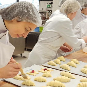Одна из старейших кулинарных школ Парижа запускает второй бесплатный курс для украинцев