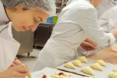 Одна з найстаріших кулінарних шкіл Парижа запускає другий безкоштовний курс для українців