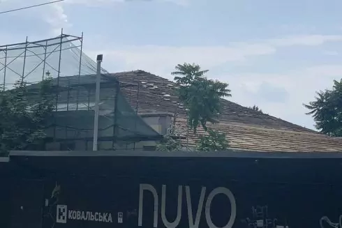 На Жилянской начали сносить самый старый дом-усадьбу 1860 года