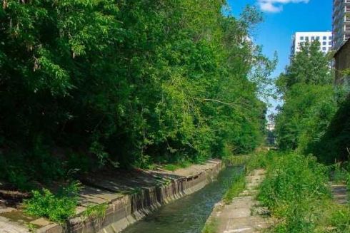 У Києві очистили річки Либідь та Почайну