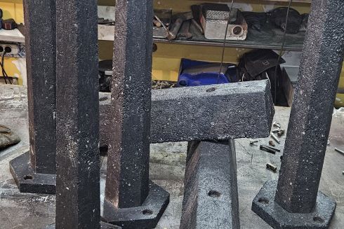 Смотрите, какие бордюры и столбики делают в Одессе из пластиковых отходов