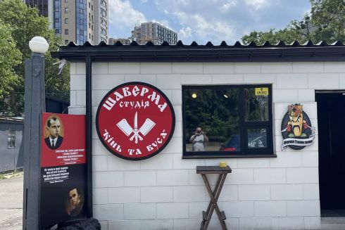 На Шулявке открылась студия шавермы "Кінь і вуса"