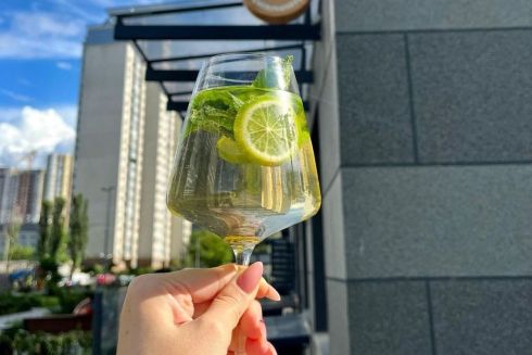 На Левобережной открыли испанский бар с тапасами Chiringuito