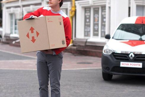«Новая почта» возобновила курьерскую доставку