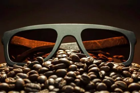 Киянин запустив перший у світі бренд окулярів з кави та льону