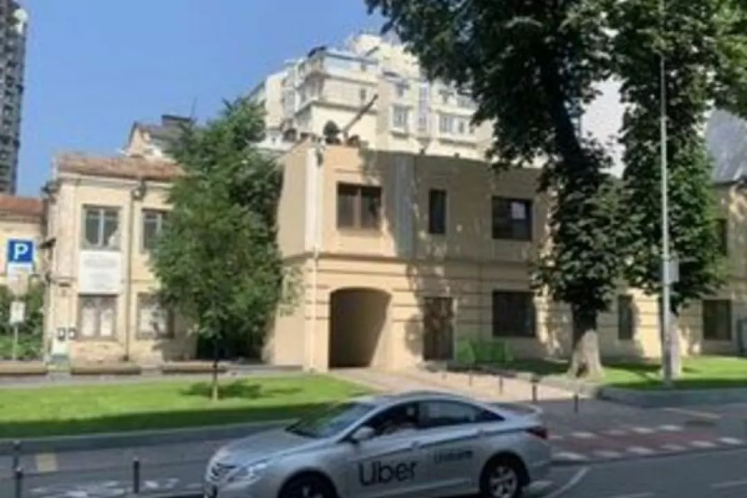 На улице Франко начали разбирать дом 1899 года: что известно