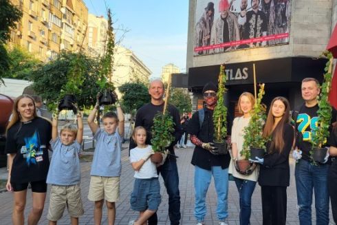 Біля концертного залу ATLAS на Січових Стрільців висадили виноград Вічі