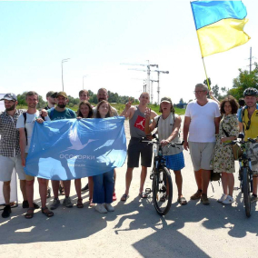 Активісти вийшли на мітинг проти будівництва ЖК H2О на Осокорках