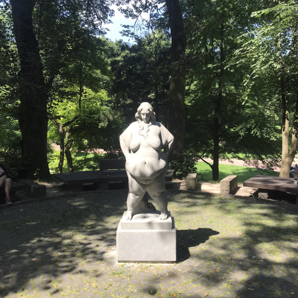 У Львові відкриють скульптурний маршрут. Одна з робіт присвячена бодішеймінгу