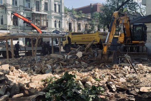У КМДА кажуть, що не погоджували знесення 200-річного будинку на Подолі