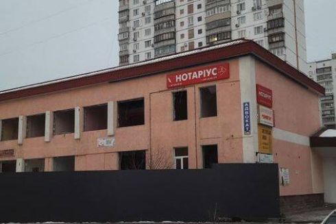 Возле &laquo;Минской&raquo; под видом реконструкции сносят двухэтажку для строительства ЖК