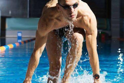 Рекорд: українець проплив Дніпром 900 км