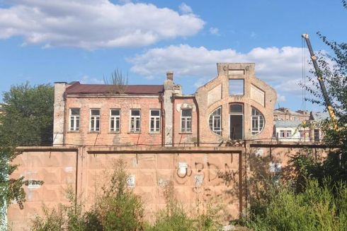 КМДА вимагає зупинити будівельні роботи в історичній будівлі на Лукʼянівці