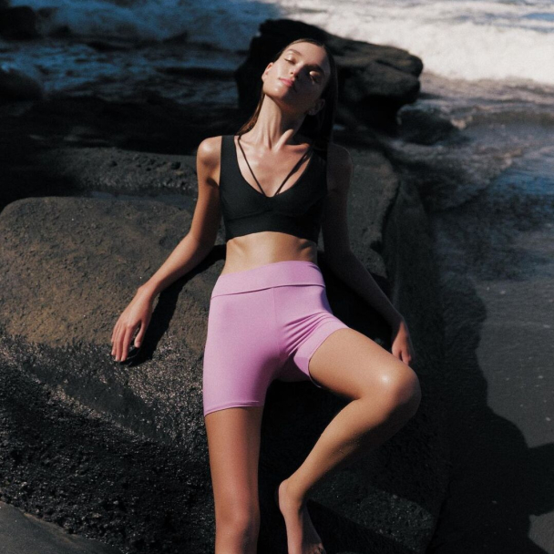 10 українських брендів, які шиють одяг для йоги та спорту