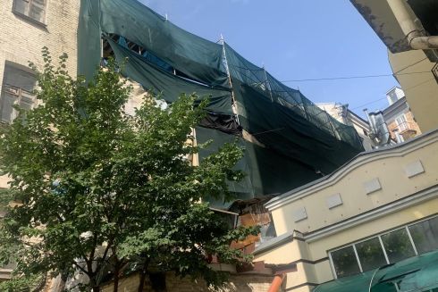 На Андріївському узвозі зупинили розбір історичного будинку Тарнавського