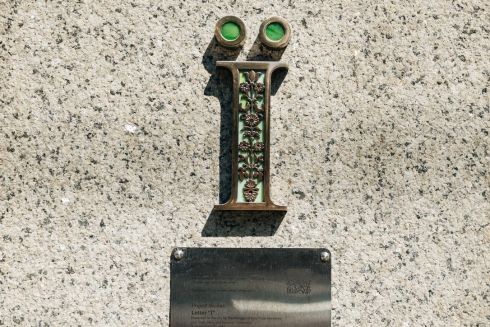 В Киеве открыли новую минискульптуру, посвященную букве "ї": где ее искать