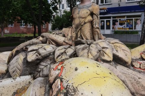 На Троєщині знищили унікальну глазуровану скульптуру "Дюймовочка"