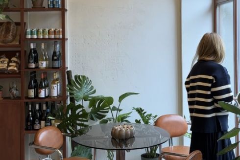 На Подоле заработало кафе «Афтернун» с кофе, хлебом и десертами