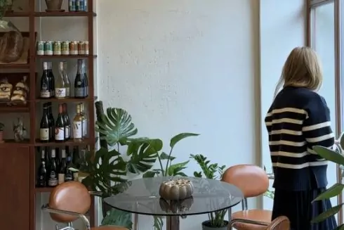 На Подоле заработало кафе &laquo;Афтернун&raquo; с кофе, хлебом и десертами