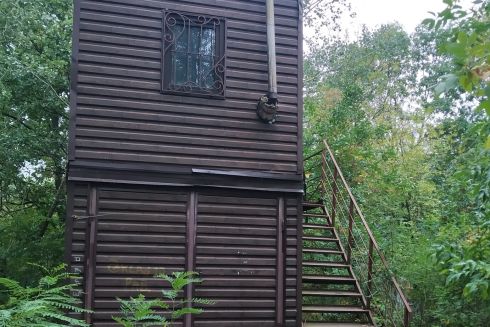 На Трухановом острове обнаружили незаконную баню и генделики, где живут бездомные