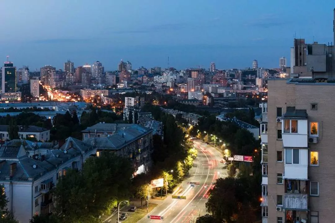 На Повітрофлотському проспекті планують облаштувати велодоріжки та тактильні смуги