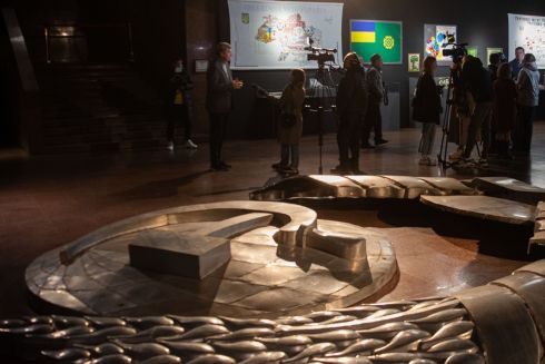 Советский герб с Родины-матери и русские дроны выставили в Музее войны