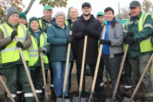 У Дарницькому районі висадили липи та ялинки: фото
