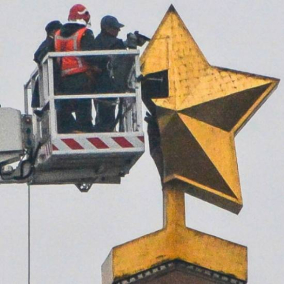 Советскую звезду с обелиска на Галицкой площади демонтировали