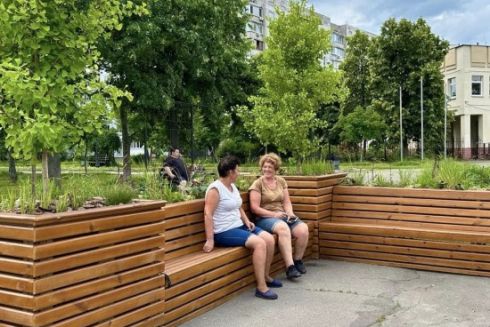 На Троєщині встановили парклет на місці незаконної парковки: фото