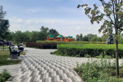 У Дніпровському районі на місці колишнього сміттєзвалища облаштовують парк