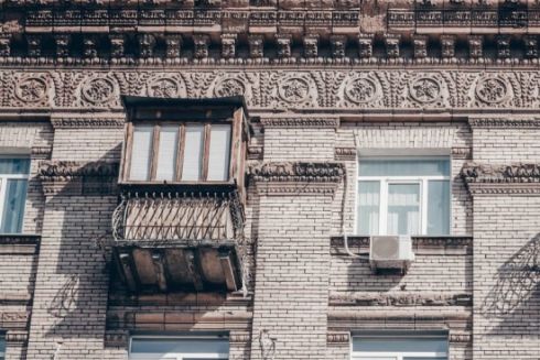 В Киеве увеличат штрафы за надстроенные балконы на исторических памятниках