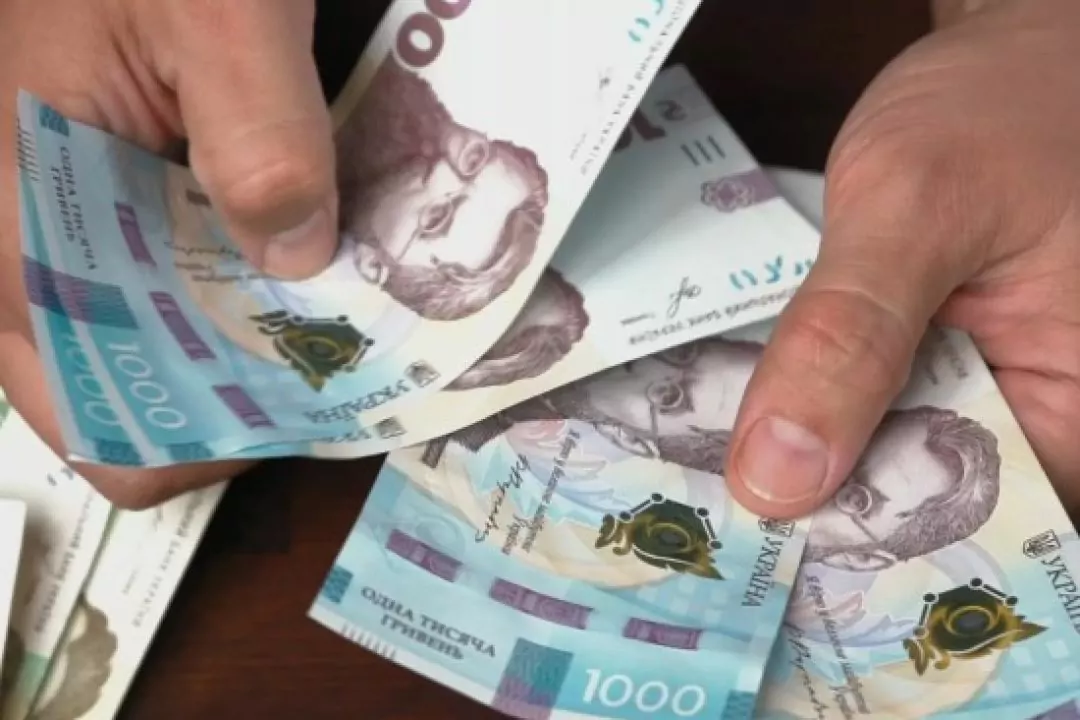 В Україні почали діяти ліміти у 150 тисяч гривень на перекази з карти на карту
