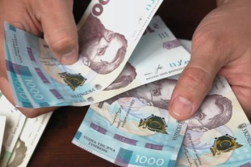 В Україні почали діяти ліміти у 150 тисяч гривень на перекази з карти на карту