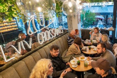 “Львівські круасани” відкрили перший заклад у Франції