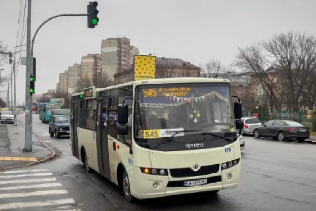 Київрада підтримала петицію про введення безготівкової оплати в маршрутках