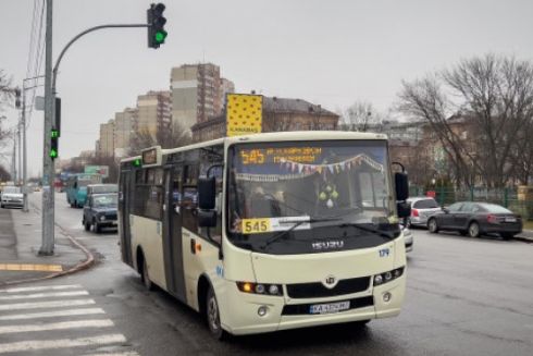 Київрада підтримала петицію про введення безготівкової оплати в маршрутках