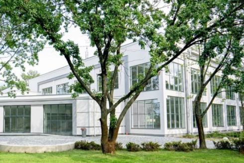 Київська школа економіки купила гольф-клуб на Оболоні, щоб перетворити його на освітній простір