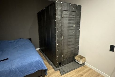 Український винахідник спроєктував «Капсулу життя», що зможе захистити під час обстрілів