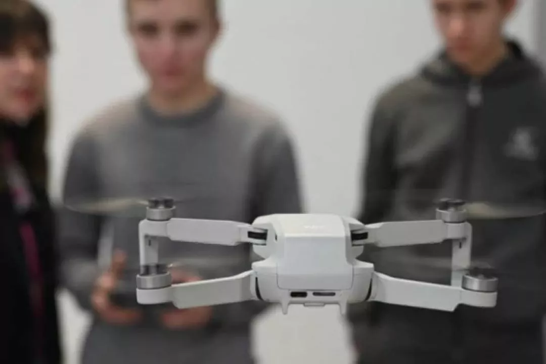 У семи українських профтехах навчатимуть на оператора цивільних дронів