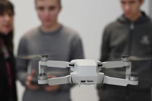 У семи українських профтехах навчатимуть на оператора цивільних дронів