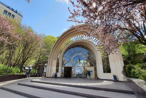 Акивісти розробили план захисту вітражів Київського фунікулеру: як допомогти ініціативі