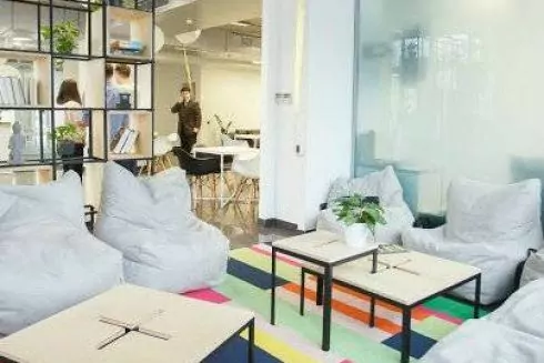 В Киеве открыли креативное пространство с залом для йоги и медитаций