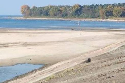 Київське водосховище різко обміліло: рівень води знизився на півтора-два метри