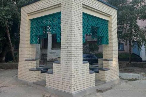 Дивіться, який вигляд має модерністська альтанка на Подолі після відновлення