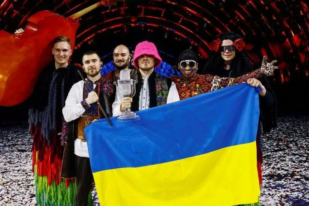 Kalush Orchestra продадут статуэтку Евровидения и поедут в тур по Европе. Прибыль передадут Украине и ВСУ