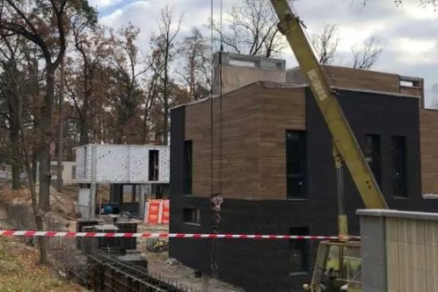 Незаконне котеджне містечко в Пущі-Водиці знесуть: суд зобов'язав власника звільнити ділянку