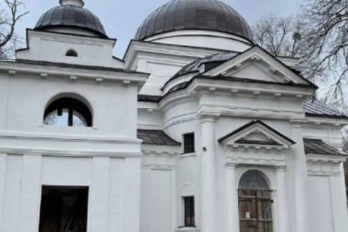 На Черниговщине местные жители самостоятельно восстанавливают 220-летнюю церковь: фото