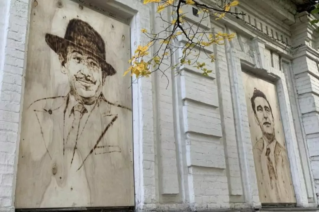 На садибі Барбана встановили портрети видатних діячів, які її відвідували