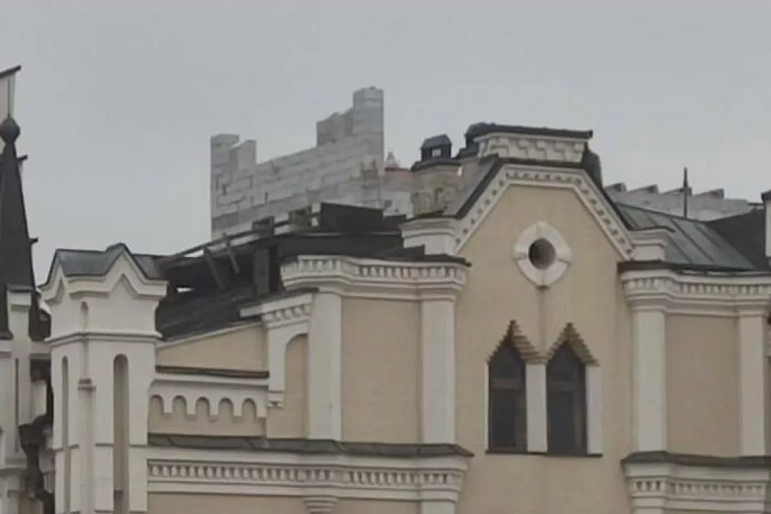 Власника "замку Річарда" на Андріївському узвозі зобов'язали виконати надбудову з автентичної цегли