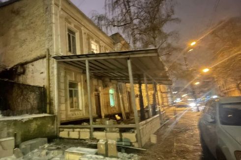 На Подолі до будинку 20 століття добудовують літник